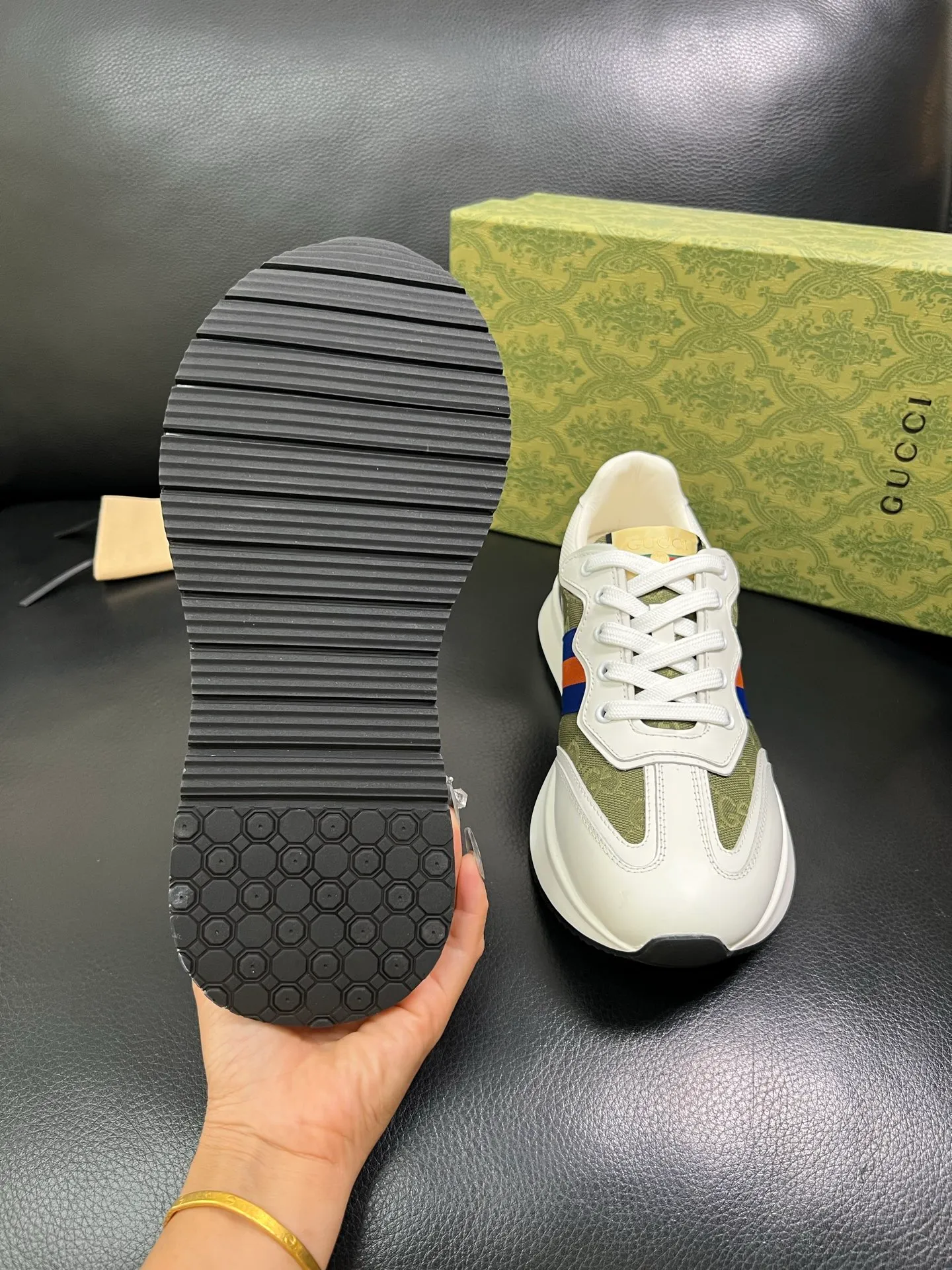 Men's shoes 💰800 Gucci top purchasing Gucci counter new model, original factory configuration of imported cowhide from Italy with printed cloth fabric, imported cowhide lining, breathable and comfortable, sole: original factory special sole is super comfortable, original factory and single goods are high quality, welcome to compare, code number 38-44 (customized 45 46) 85865